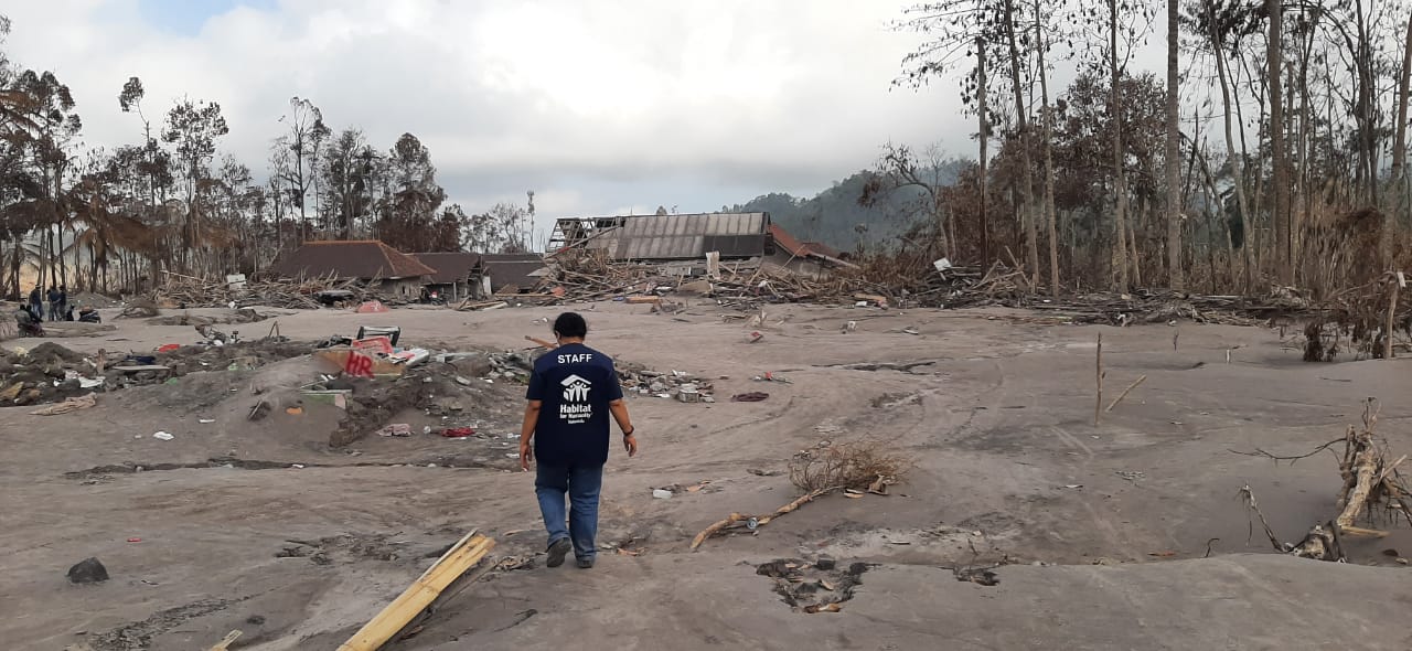 Solidaritas Bantu Warga Terdampak Bencana Gunung Semeru