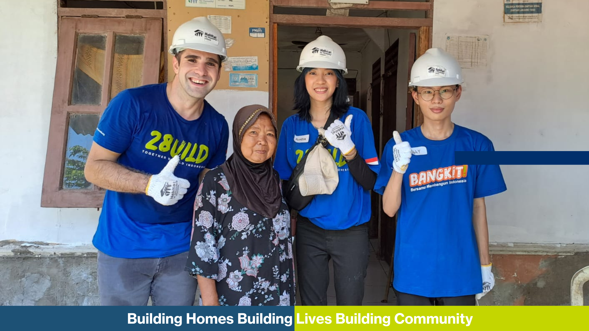 Young Volunteers Made Ms. Suhaeni’s Home So Beautiful Through Painting on 28uild 2022